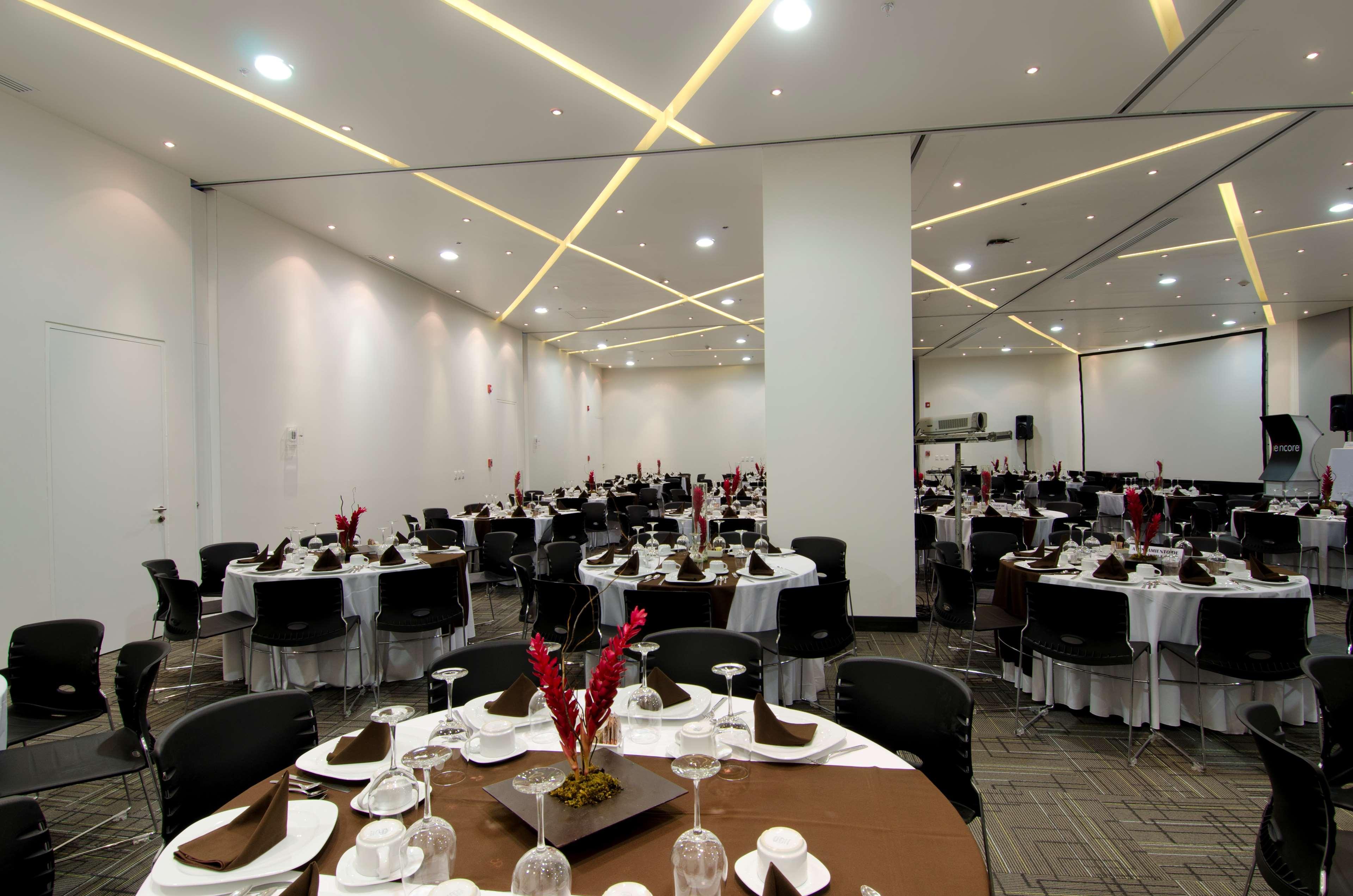Ramada Encore By Wyndham Aguascalientes Buitenkant foto