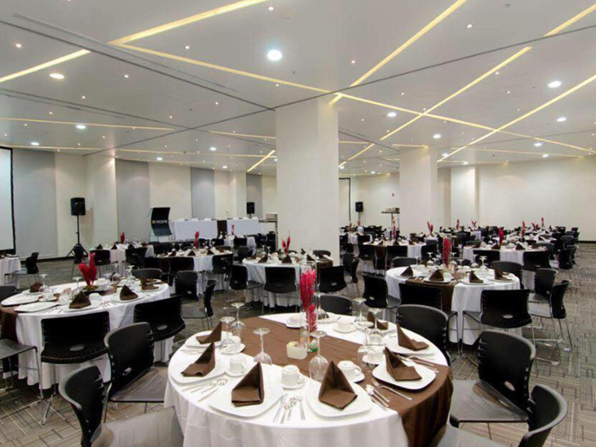 Ramada Encore By Wyndham Aguascalientes Buitenkant foto